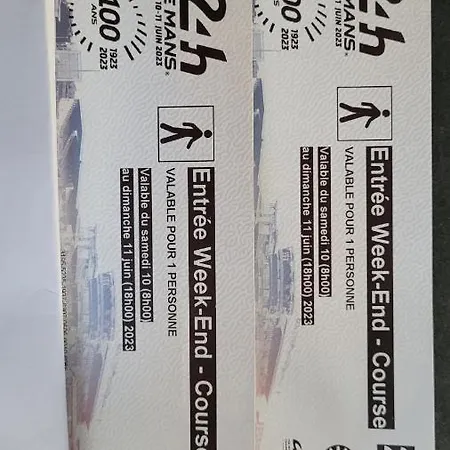Pack + 2 Billets Week-end 24h Du Mans ホームステイ